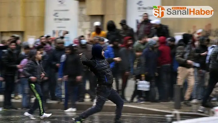Lübnan'da göstericiler yeni hükümeti protesto etti