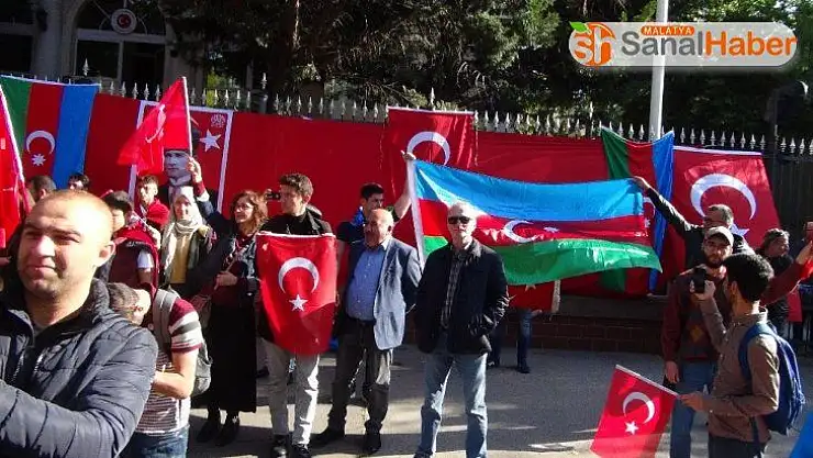 Macaristan'daki Türkler'den YPG/PKK yandaşlarına tepki