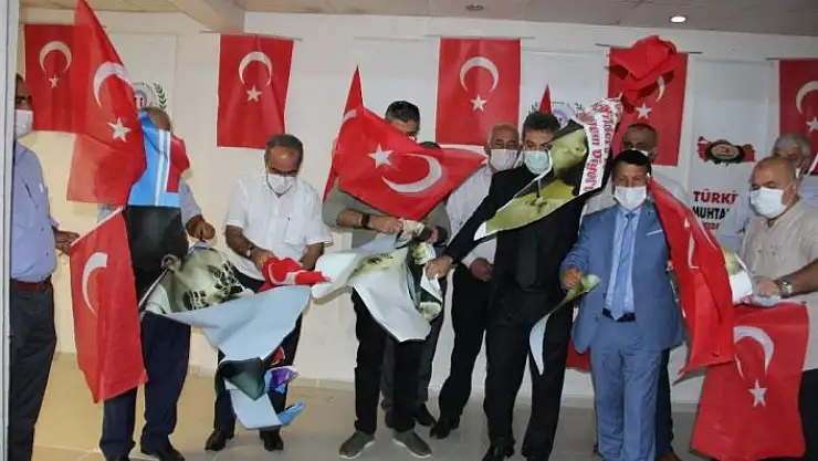 'Macron ve Wilders´in posterleri yırtıldı'