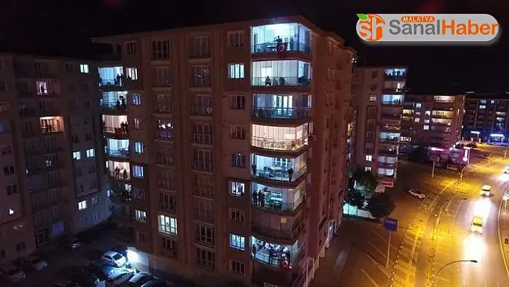 Malatya'da 23 Nisan coşkusu evlerde yaşandı