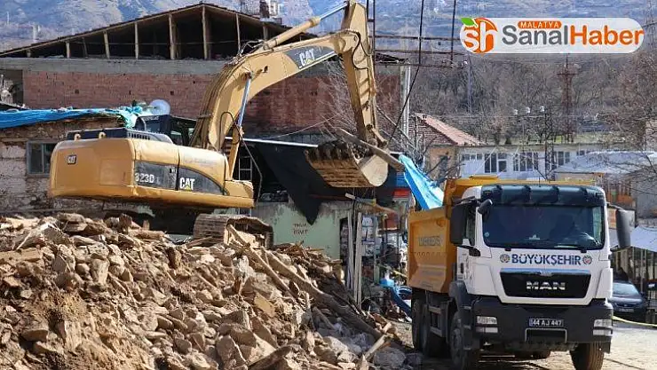 Malatya'da acil yıkılacak 20 bina bulunuyor