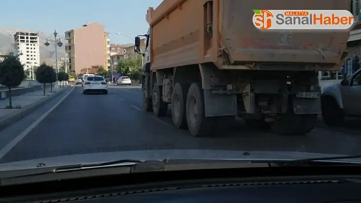Malatya'da ağır tonajlı kamyon kabusu