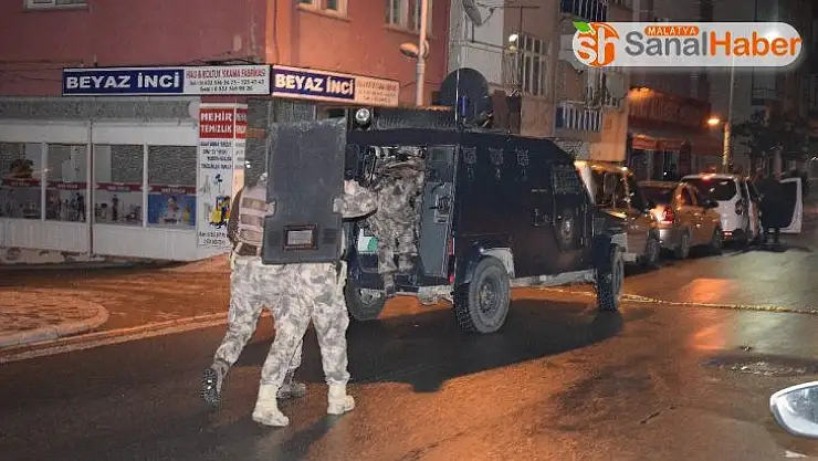 Malatya'da ailesini silahla rehin aldı