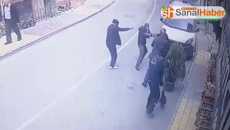 Malatya'da cinayet anı saniye saniye kameraya yansıdı