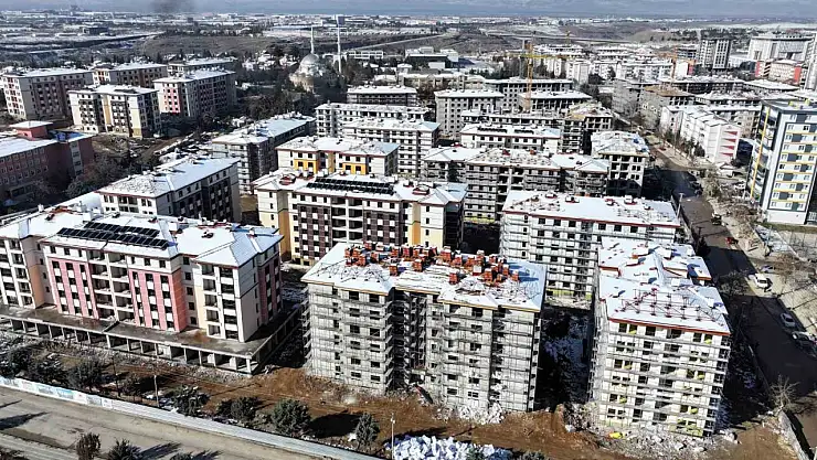 Malatya'da depremin izleri siliniyor