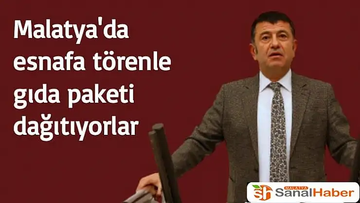 Malatya'da esnafa törenle gıda paketi dağıtıyorlar
