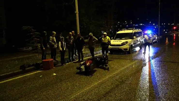 'Malatya´da hafif ticari araç motokuryeye çarpıp kaçtı: 2 yaralı'