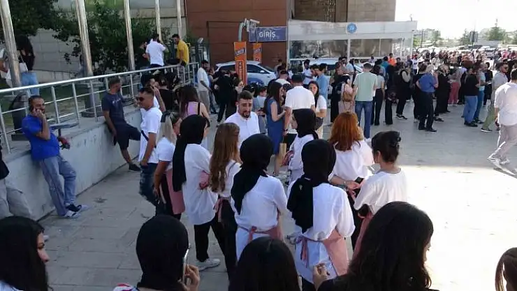 'Malatya´da iki depremin ardından vatandaşlar sokağa döküldü'