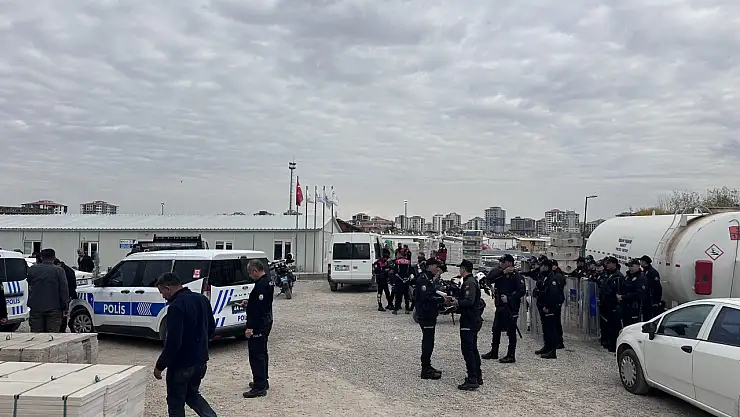 Malatya'da İnşaat Şantiyesinde Bıçaklı Kavga: 4 Yaralı