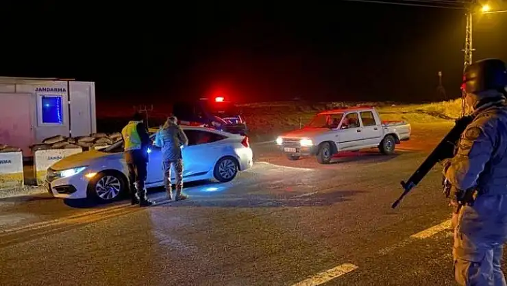 'Malatya´da jandarma ekipleri denetim yaparak yeni yıl girdi'