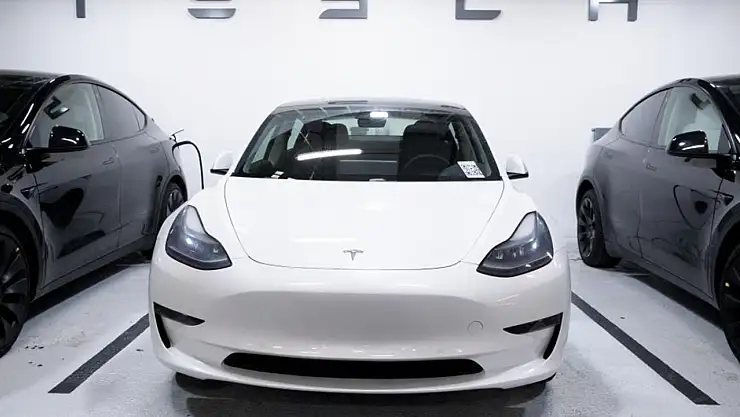 Malatya'da Tesla marka araç alev aldı: 2 hemşire yanarak can verdi