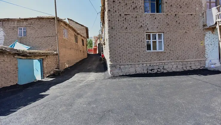 Battalgazi Belediyesi'nin asfaltlama çalışmaları devam ediyor