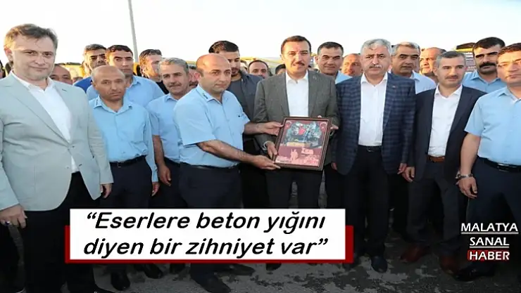 'Eserlere beton yığını diyen bir zihniyet var'''''