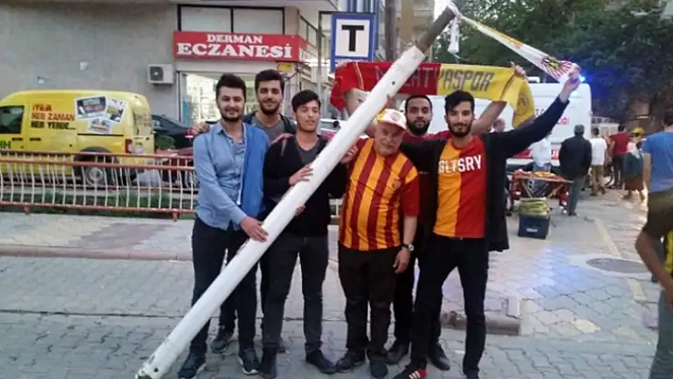 İnönü Stadı´nın sökülen direkleri yenilenecek