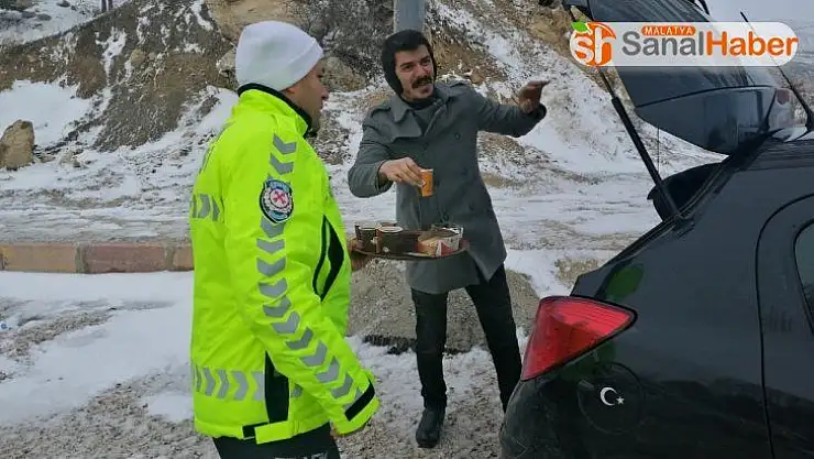 Malatya-Sivas karayolu kar nedeniyle ulaşıma kapandı
