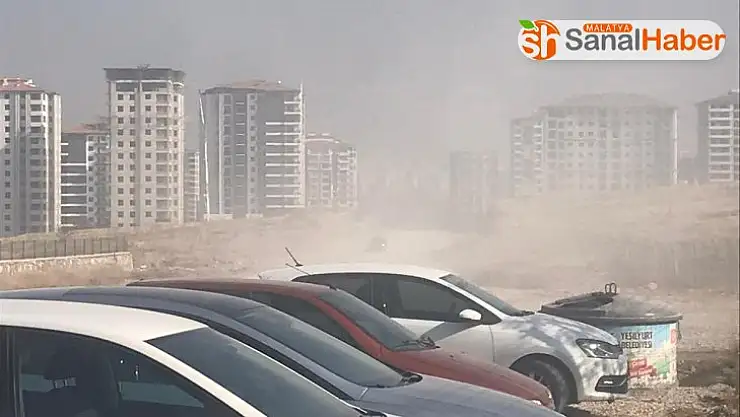 Malatya'da okul yolu toz duman