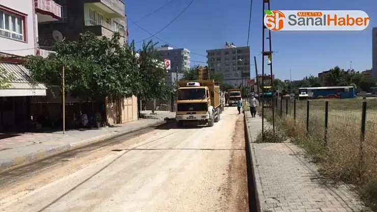 Mehmet Akif Mahallesinde asfalt öncesi hazırlık çalışması