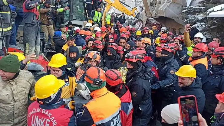 'Melisa Ülkü´nün 123. saatte inanılmaz kurtuluşu'