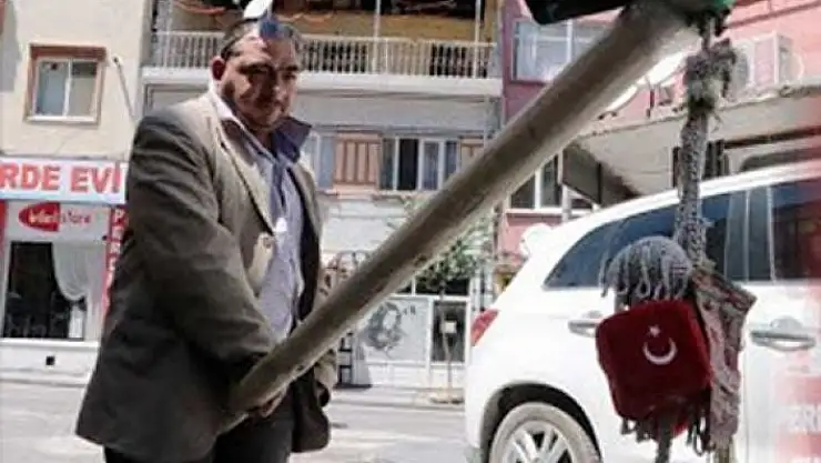 'Mersedes Kadir´in mezarı yaptırıldı'