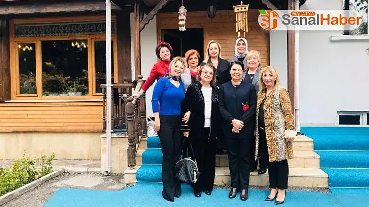 MEV'li kadınlar Başkan eşiyle bursu konuştu