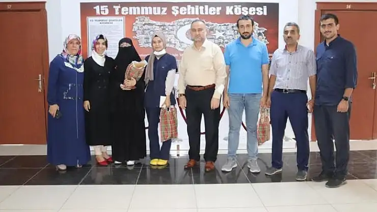'Mevlid-i Nebi Bilgi yarışmasında dereceye girenler ödüllendirildi'