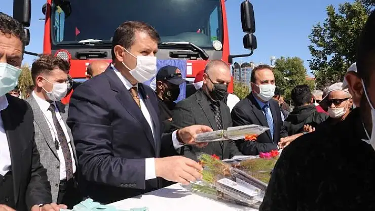 'Mevlit okutulup fidan dağıtıldı'
