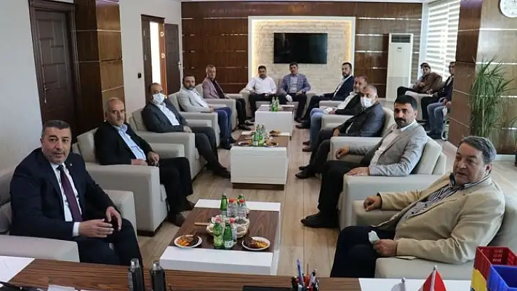 'MHP´nin borsa ziyaretinde kayısı konuşuldu'