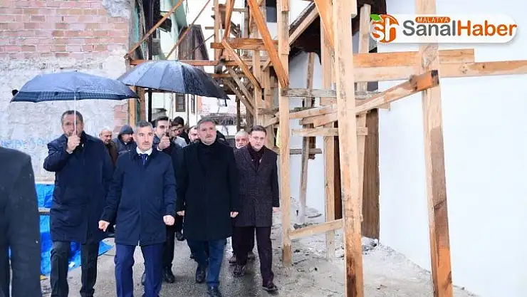 Milletvekili Çakır, restore edilen tarihi Yeşilyurt konaklarını inceledi