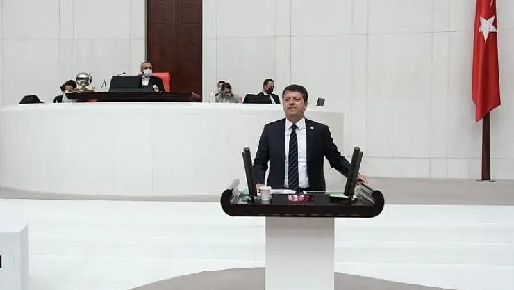 'Milletvekili Tutdere, mecliste tütünü konuştu'