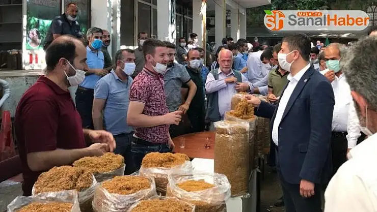 Milletvekili Tutdere, tütün üreticileri ve satıcılarıyla bir araya geldi