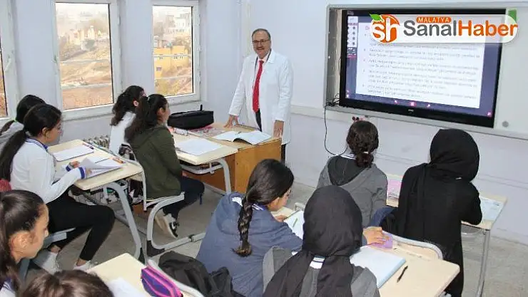 Milli Eğitim Müdürü Alagöz öğretmenliğe geri döndü