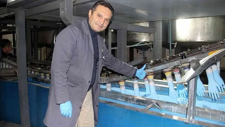 'Milli servet yurt dışına çıkmasın diye eldiven üretiyorlar'