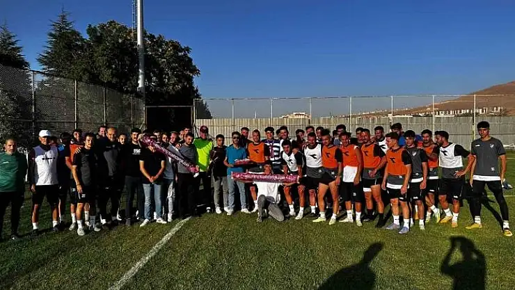 'Milliyetçi Elazığsporlulardan ´tatlı´ ziyaret'