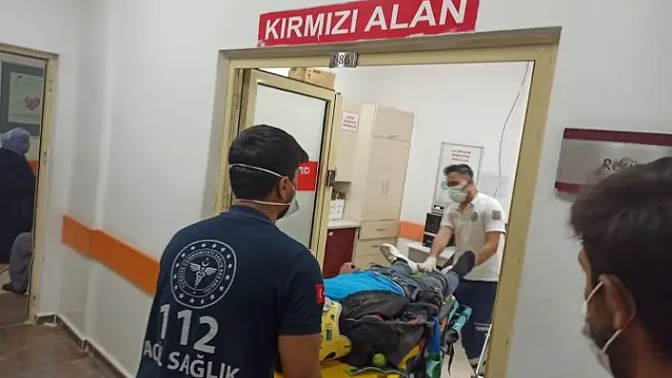 'Minibüs ile motosiklet çarpıştı: 1 Yaralı'