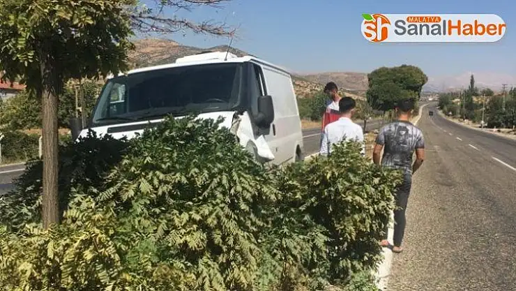 Minibüs refüje çıktı: 1 yaralı