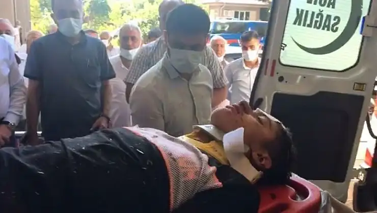 'Minibüs takla attı: 2 yaralı'