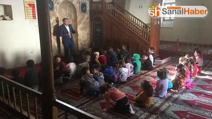 Minik öğrencilerden Mehmetçiğe dua