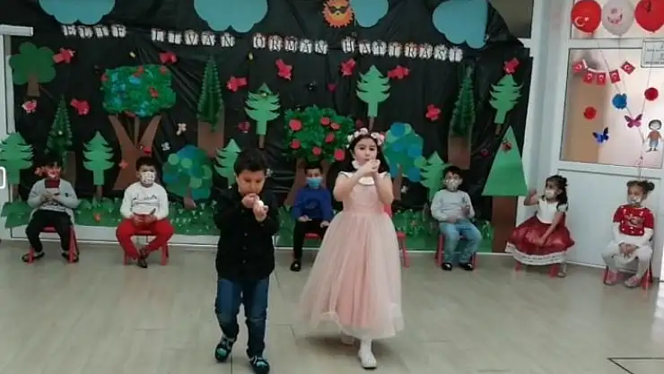 'Miniklerden 23 Nisan coşkusu'