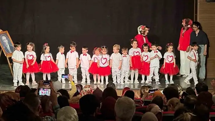 'Miniklerin gösterisi büyük beğeni aldı'