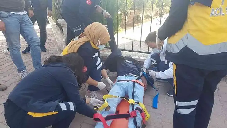'Motosiklet ile minibüs çarpıştı: 1 yaralı'