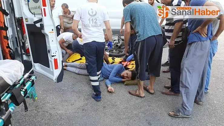 Motosiklet ile minibüs çarpıştı: 1 yaralı