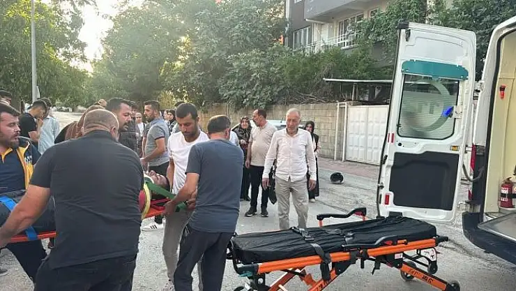'Motosiklet ile otomobil çarpıştı: 1i ağır 2 yaralı'