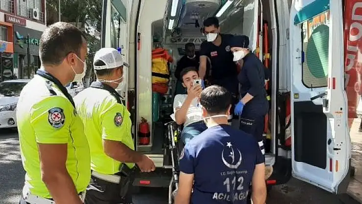 'Motosiklet yayaya çarptı: 2 yaralı'