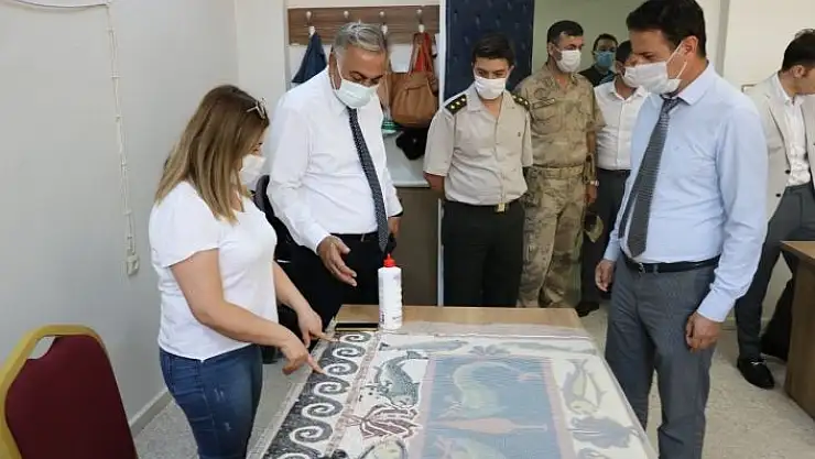 'Müdür Gönen, mozaik kursunu inceledi'