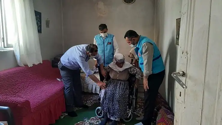 'Müftülükten engellilere sandalye desteği'