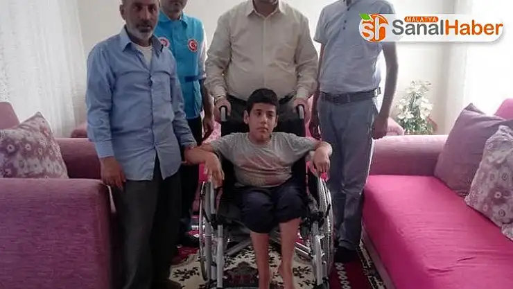 Müftülükten engelliye tekerlekli sandalye