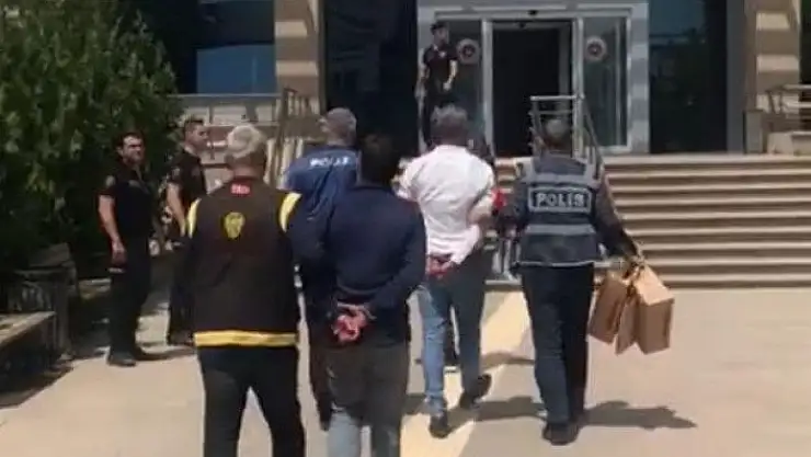 'Muhtarı silahla öldüren şahıs saklandığı inşatta yakalandı'