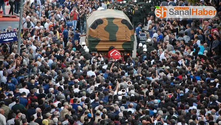 Münbiç şehidi Kürtçe ağıtlarla uğurlandı