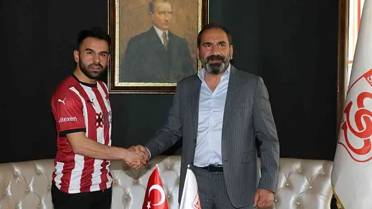 'Murat Paluli resmen Sivasspor´da'