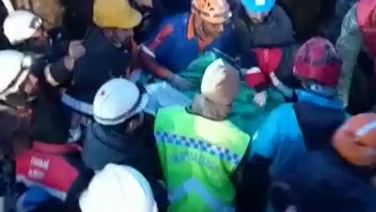 'Muş AFAD ekipleri 9 yaşındaki Yücel´i 9 gün sonra kurtardı'